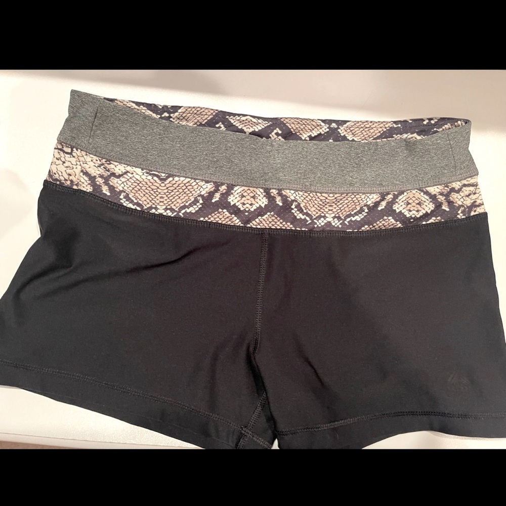 Black short spandex shorts